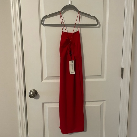 Boohoo Petite Cross Back Thigh Split Midi Dress - Picture 4 of 5